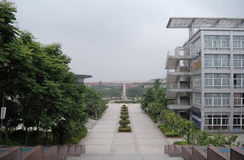 四川师范大学