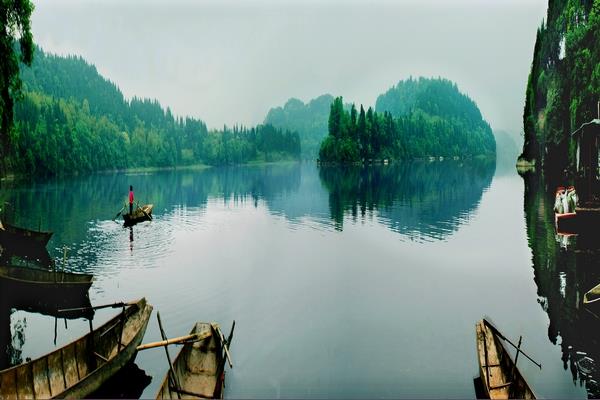 乐至蟠龙湖目前,蟠龙湖景区开发已纳入乐至县十二五规划,启动了